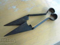 Old scissors, cleaned, in excellent condition.