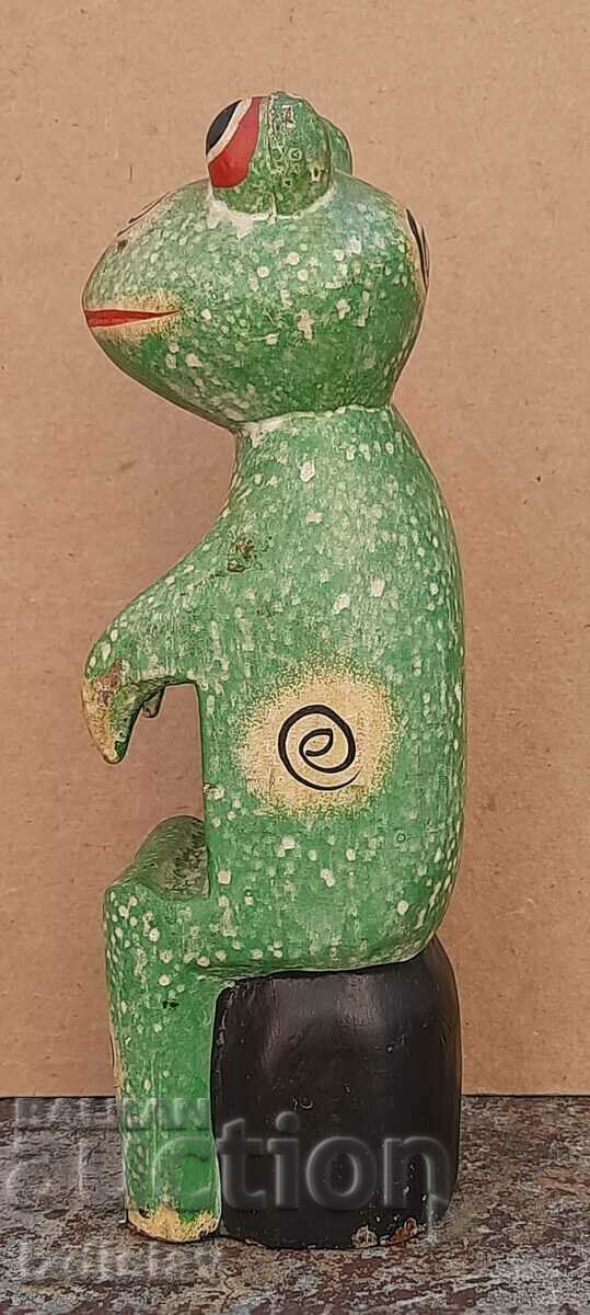 Frog figurine made of wood. - 5 Frog figurine made of wood. - 5