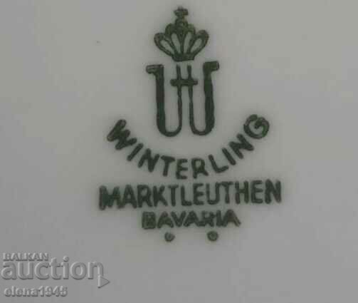 Auction Dessert plates Auction Dessert plates