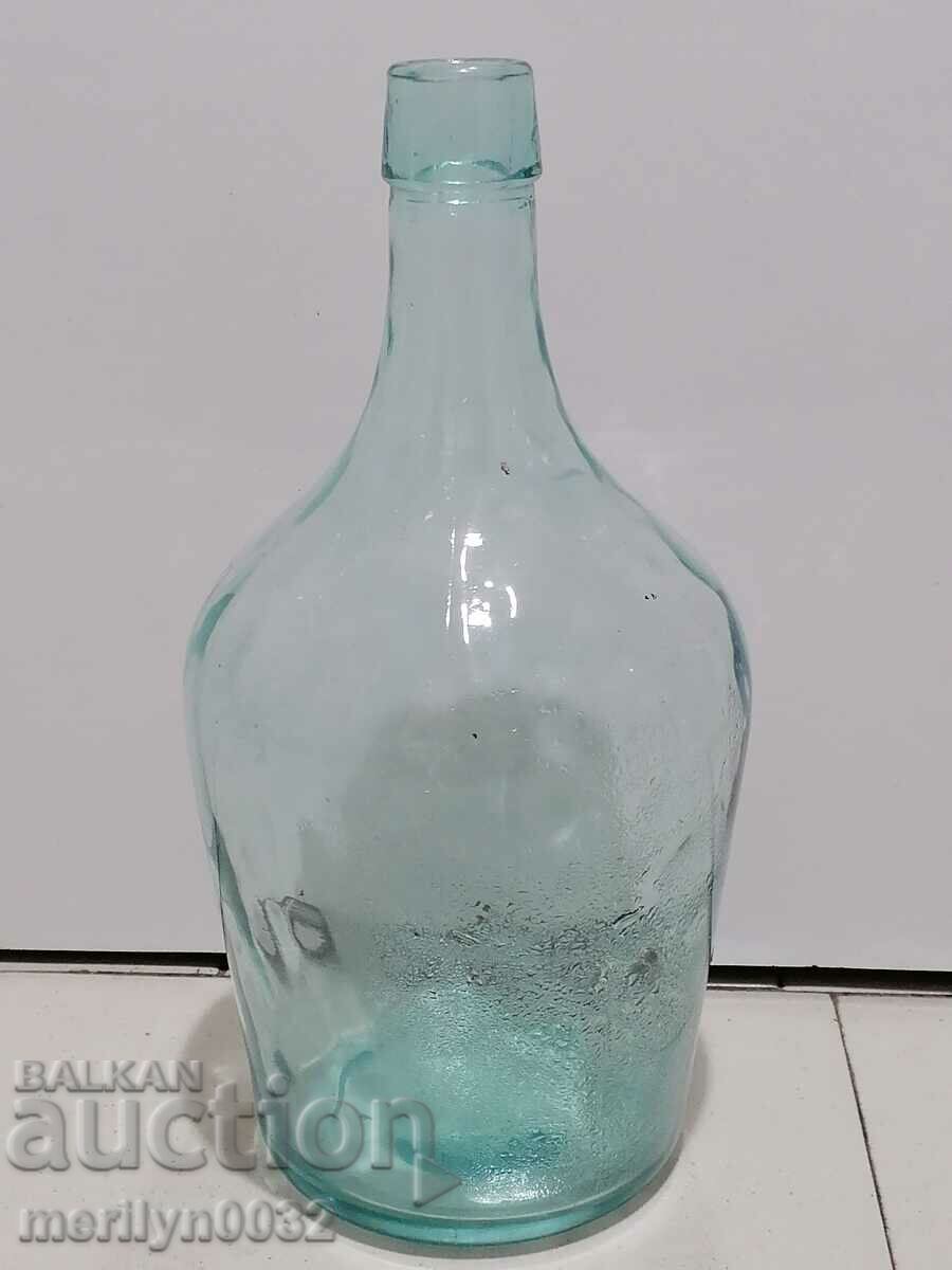 Licitație sticlă carafă veche de coniac bun și karashtisano de vin Licitație sticlă carafă veche de coniac bun și karashtisano de vin