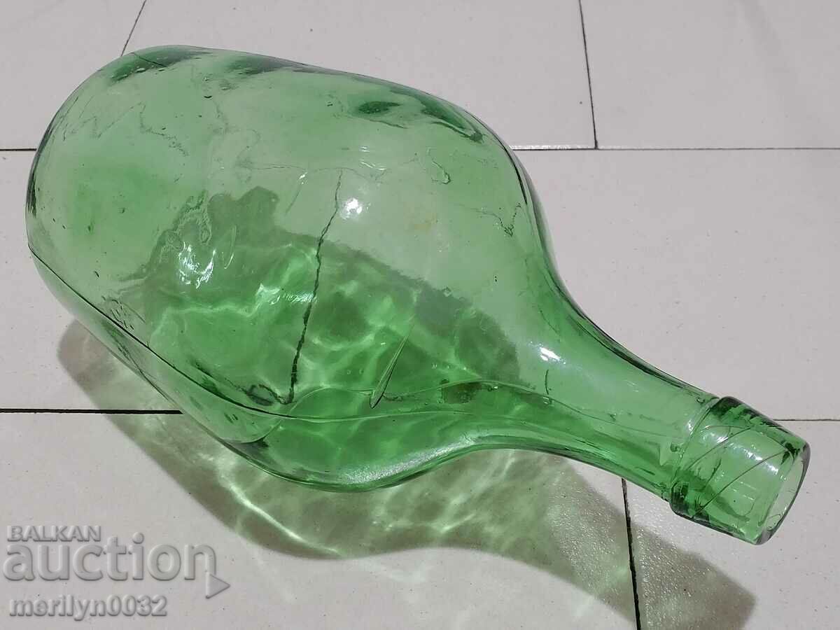 Licitație sticlă carafă veche de coniac bun și karashtisano de vin