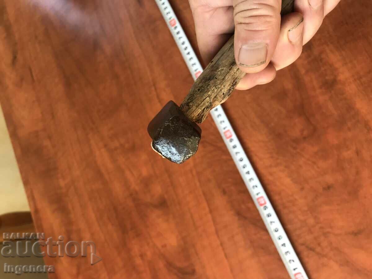 Delivery of HAMMER HAMMER OLD SMALL TOOL SPECIALIZED-350 GR.