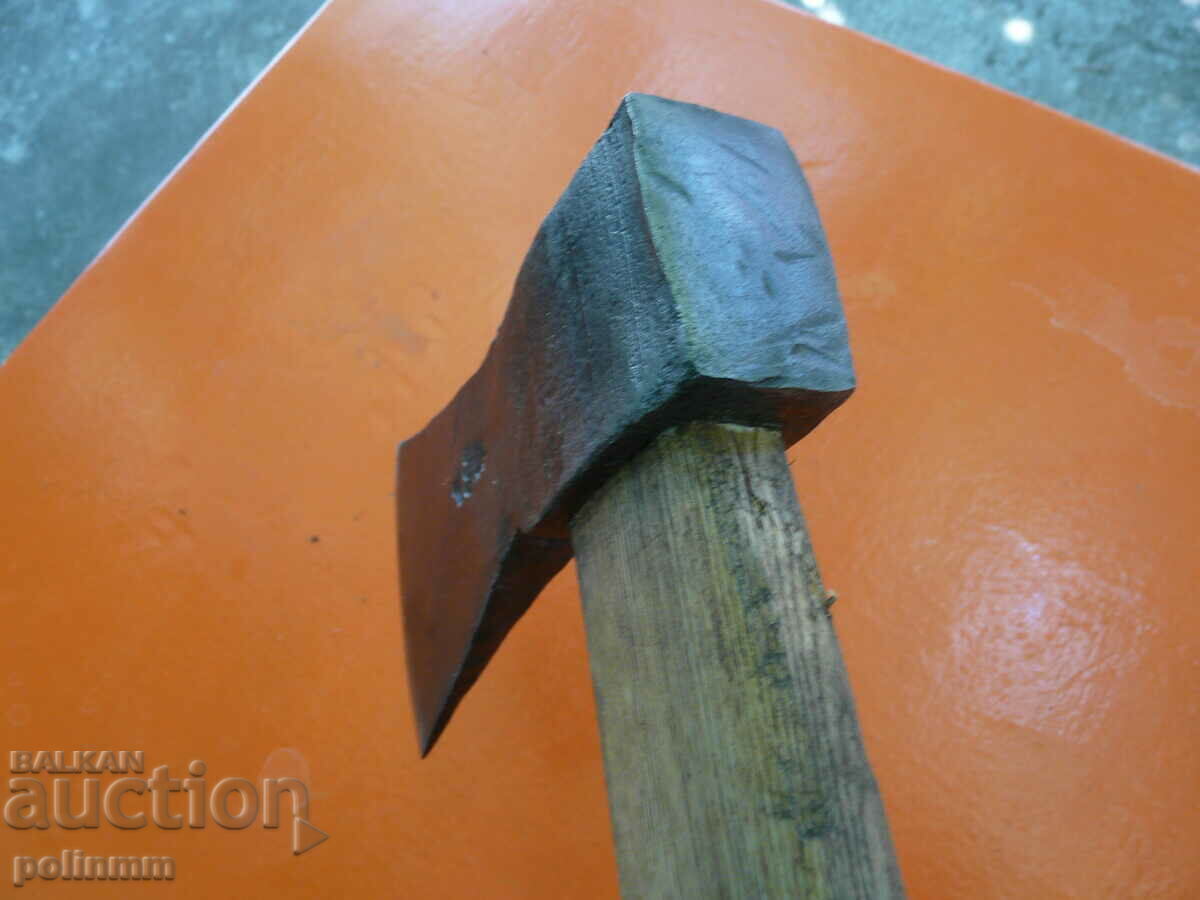 Delivery of Old massive German ax - 384 Delivery of Old massive German ax - 384