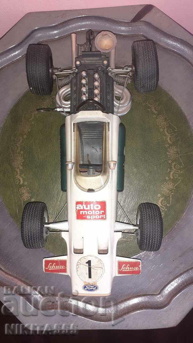 Рядка играчка състезателна кола на SCHUCO 356 175, Brabham