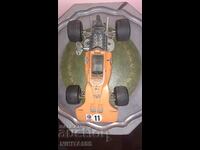 Рядка играчка състезателна кола на SCHUCO Tyrrell-Ford