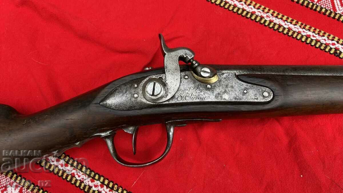 Delivery of Capsule army rifle preserved working markings