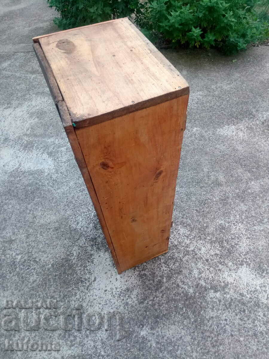 Livrarea Carcasă veche din lemn pentru arme