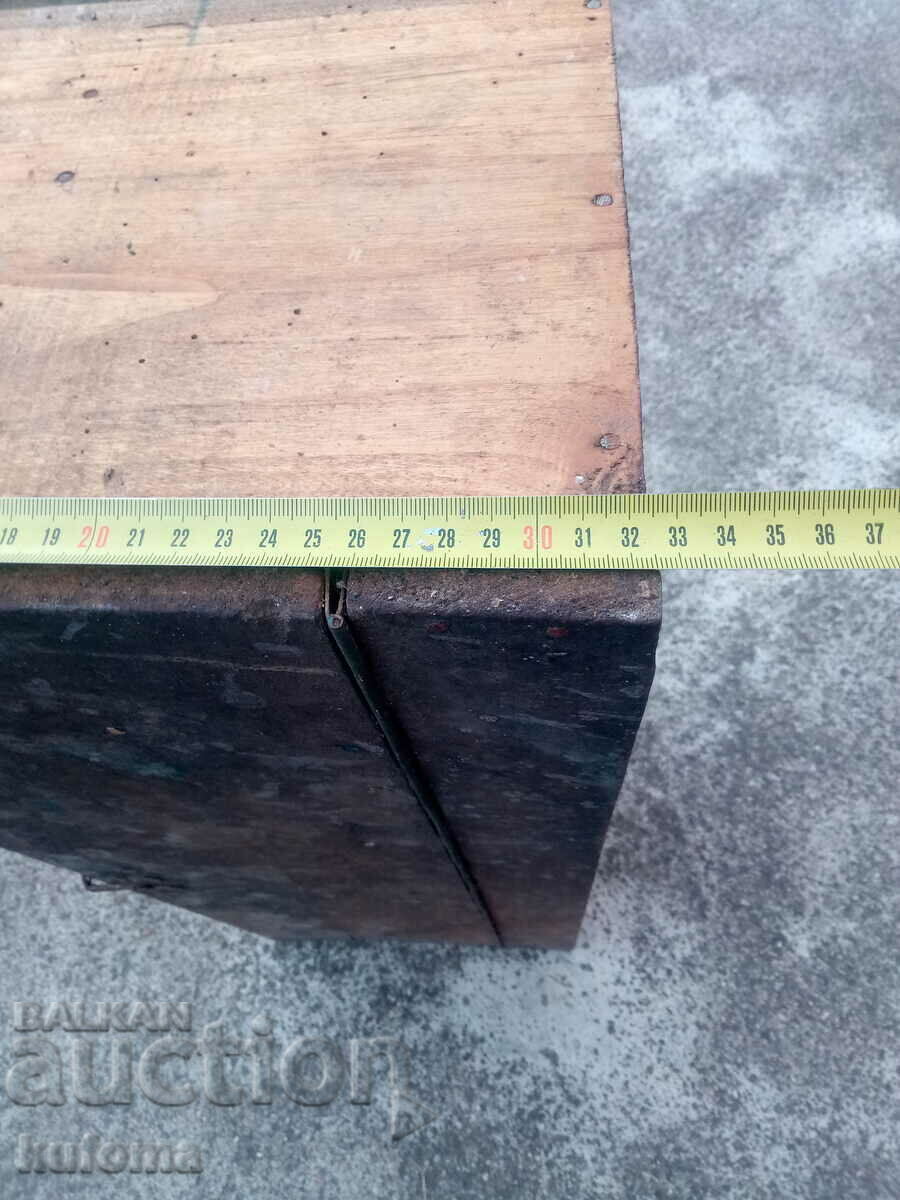 Стара дървена каса за оръжие - 6 Стара дървена каса за оръжие - 6