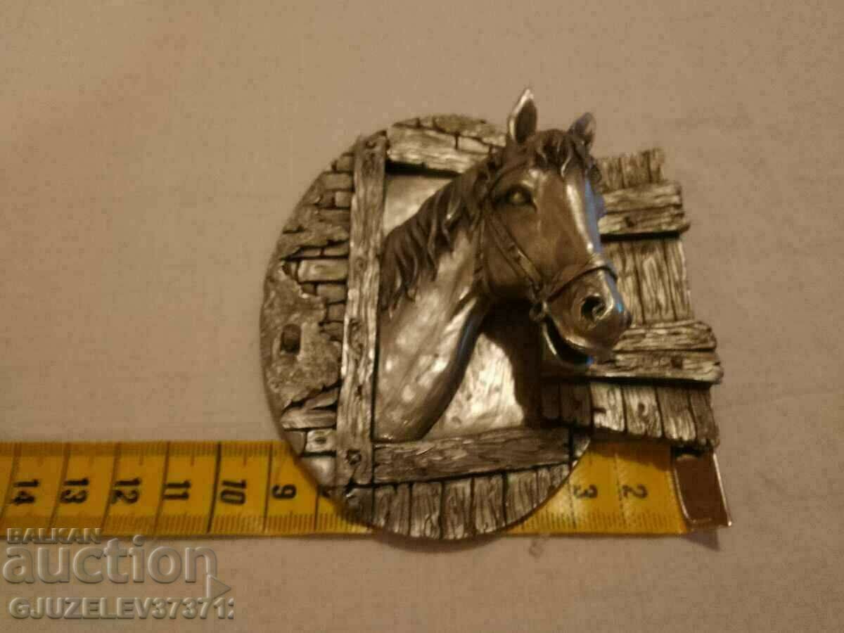 Auction pewter horse head Auction pewter horse head