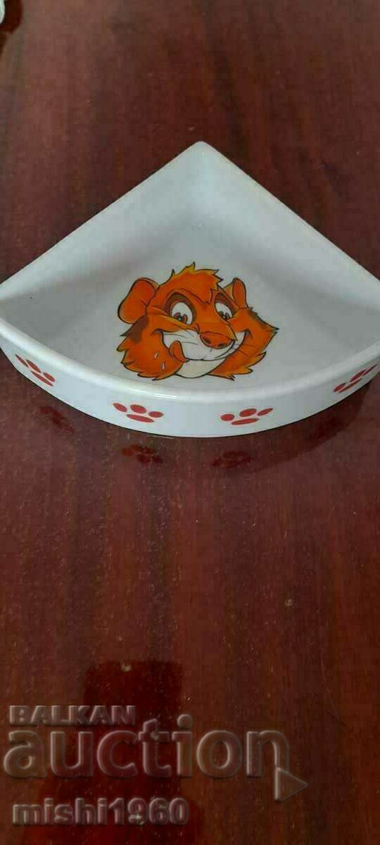 Porcelain dish with price 3.00 BGN | € 1.53