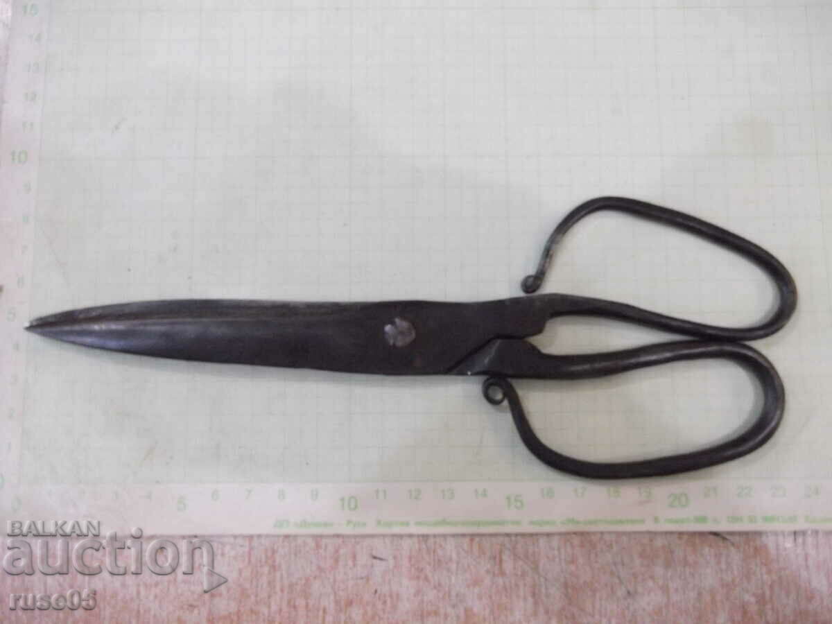 Scissors old forged with price 30.00 BGN | € 15.34 Scissors old forged with price 30.00 BGN | € 15.34