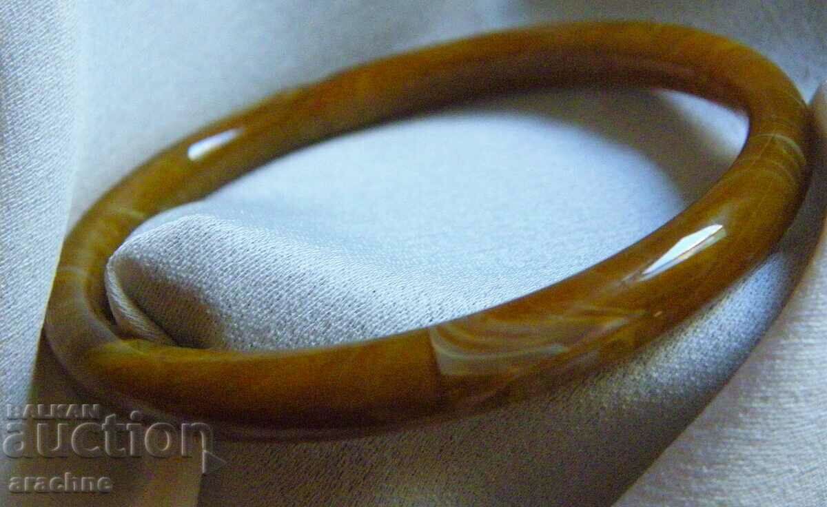 Auction Venetian glass bracelet from the 1930s. Auction Venetian glass bracelet from the 1930s.