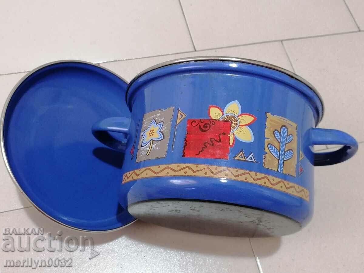 Enamel pot with lid, 1980s, USSR with price 59.00 BGN | € 30.17 Enamel pot with lid, 1980s, USSR with price 59.00 BGN | € 30.17