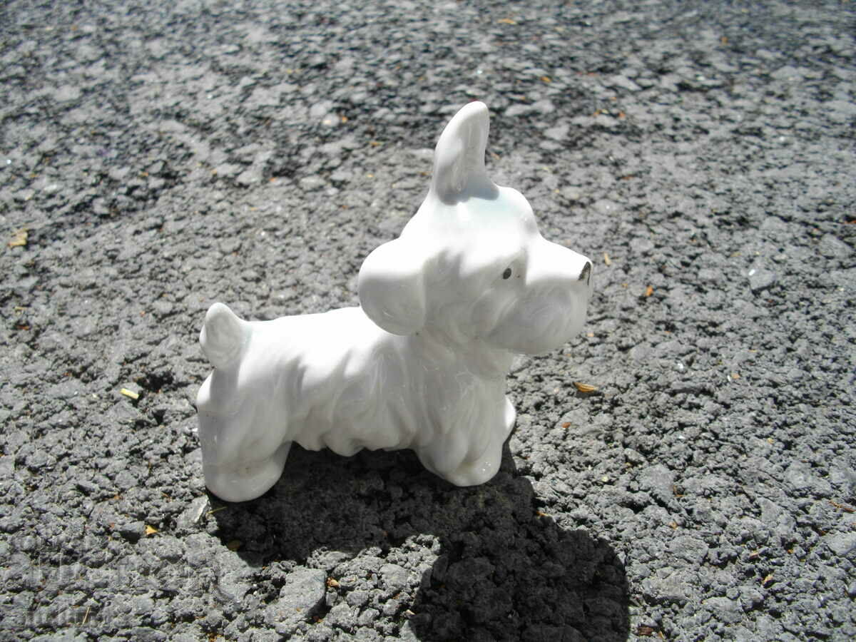 ΠΑΛΙΟ ΠΟΡΣΕΛΑΝΙΚΟ ΣΚΥΛΟ GDR με τιμή 45.00 BGN | € 23.01