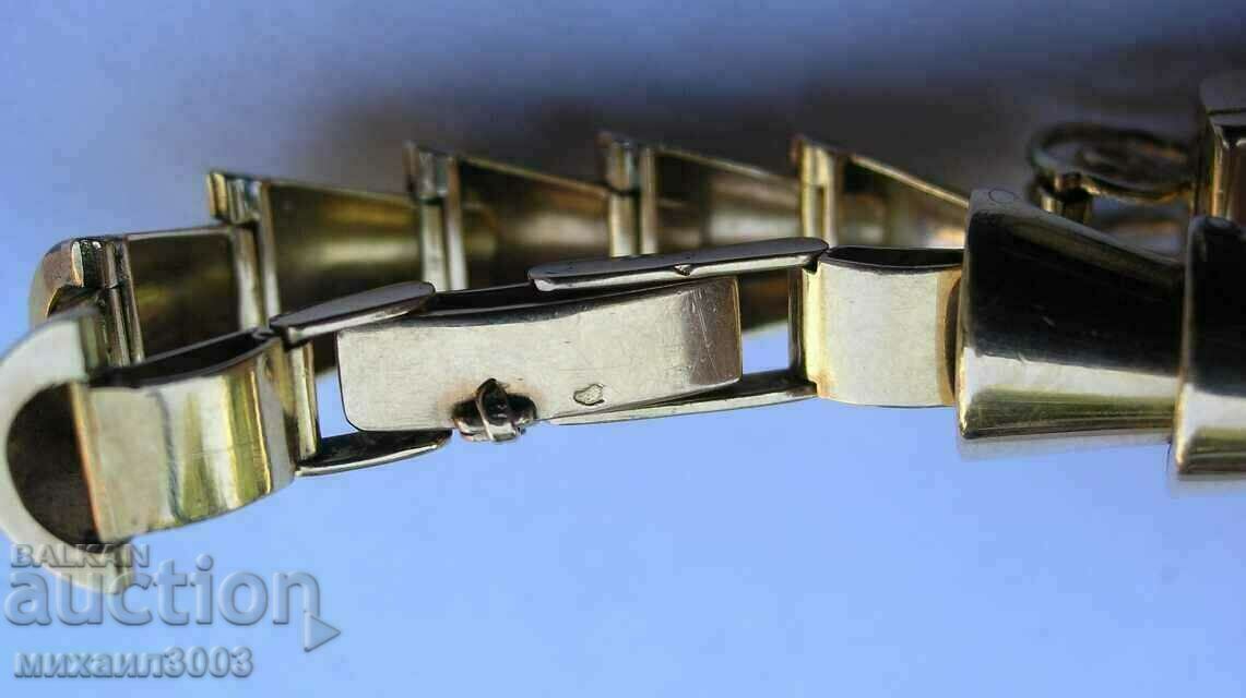 Delivery of SWISS WOMEN'S 18K GOLD WATCH Delivery of SWISS WOMEN'S 18K GOLD WATCH