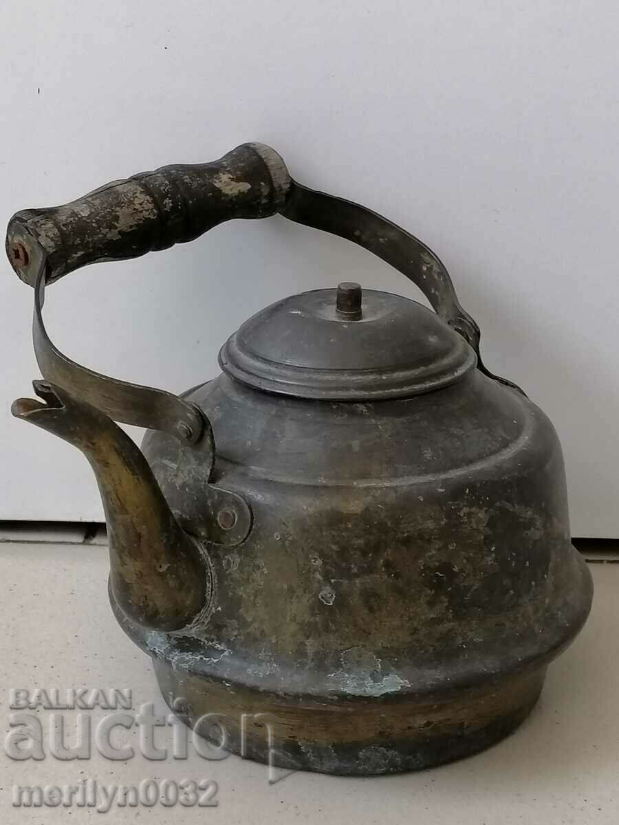 Old brass teapot household dish with price 59.00 BGN | € 30.17 Old brass teapot household dish with price 59.00 BGN | € 30.17