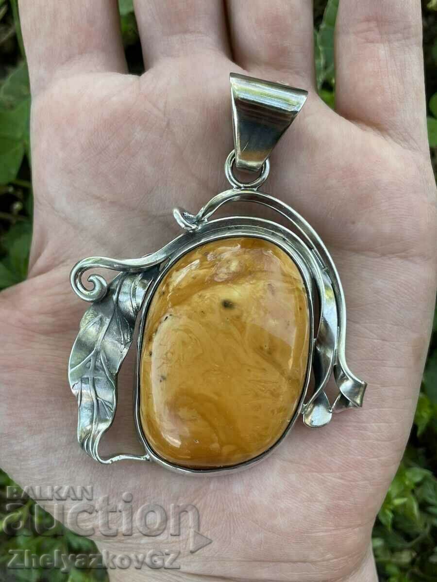 Huge Art Nouveau locket with natural amber Yellow