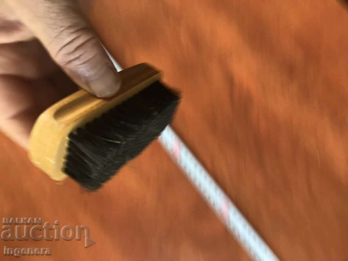 CLOTHES BRUSH BRAND NEW - 5 CLOTHES BRUSH BRAND NEW - 5