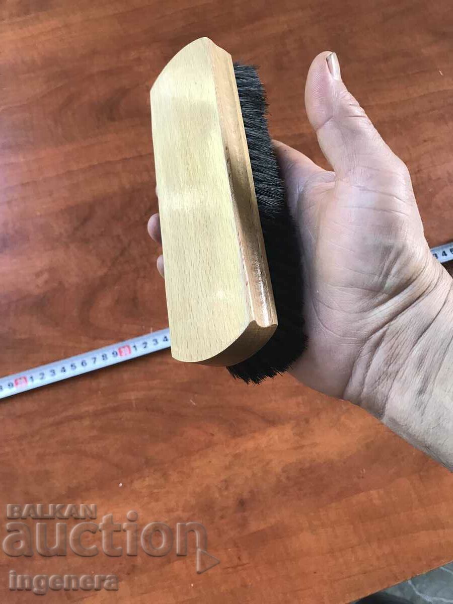 Auction CLOTHES BRUSH BRAND NEW Auction CLOTHES BRUSH BRAND NEW