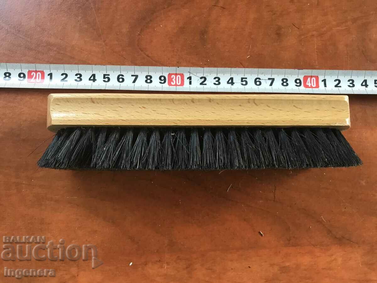 Delivery of CLOTHES BRUSH BRAND NEW Delivery of CLOTHES BRUSH BRAND NEW