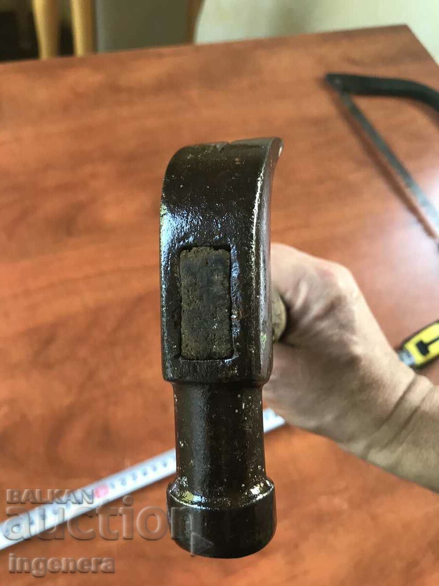 Auction HAMMER THE MASTER'S HAMMER-600 GR. Auction HAMMER THE MASTER'S HAMMER-600 GR.