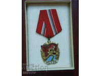 Order "Red Banner" with number, brass carrier and box (1950s)