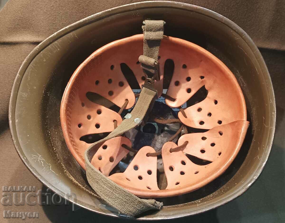 Παράδοση Αμερικανικό κράνος M 1. Παράδοση Αμερικανικό κράνος M 1.