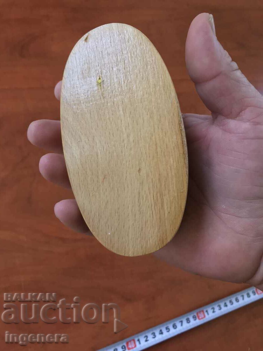 PERIE DE HAINE NOUĂ cu preț 4.00 BGN | € 2.05