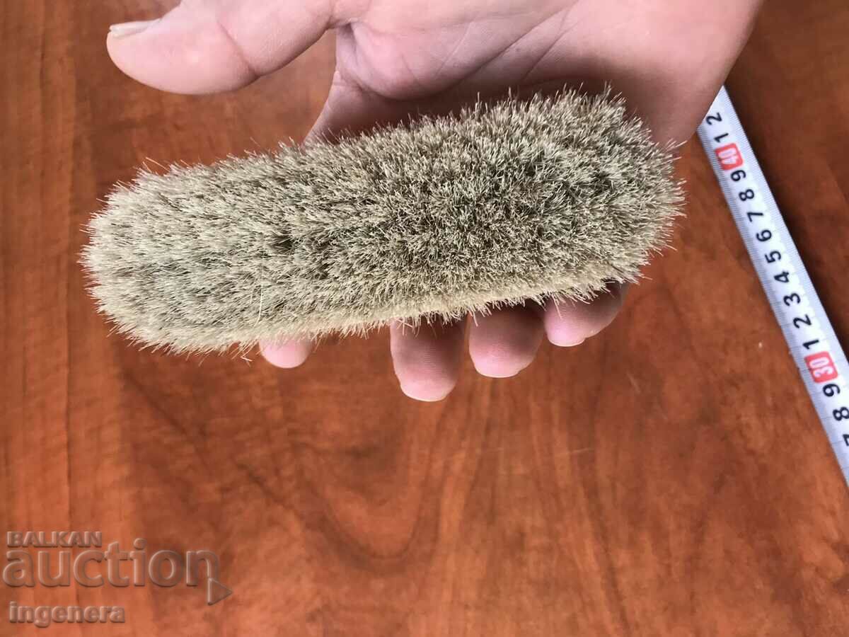 Delivery of CLOTHES BRUSH BRAND NEW Delivery of CLOTHES BRUSH BRAND NEW