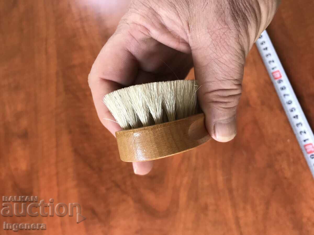 CLOTHES BRUSH BRAND NEW - 5 CLOTHES BRUSH BRAND NEW - 5