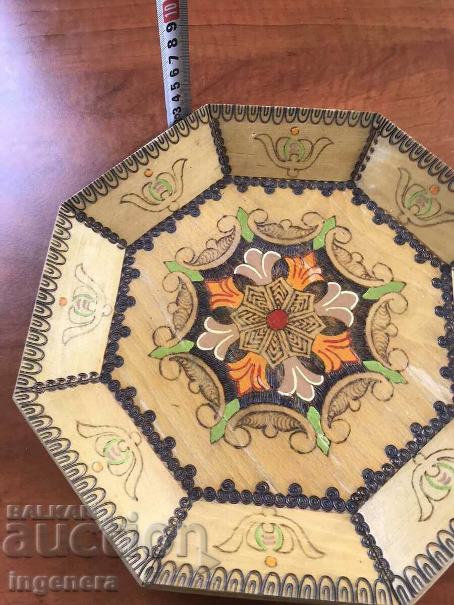 Auction PANEL PLATE WOOD PYROGRAPH COLOR DRAWINGS ETHNIC Auction PANEL PLATE WOOD PYROGRAPH COLOR DRAWINGS ETHNIC