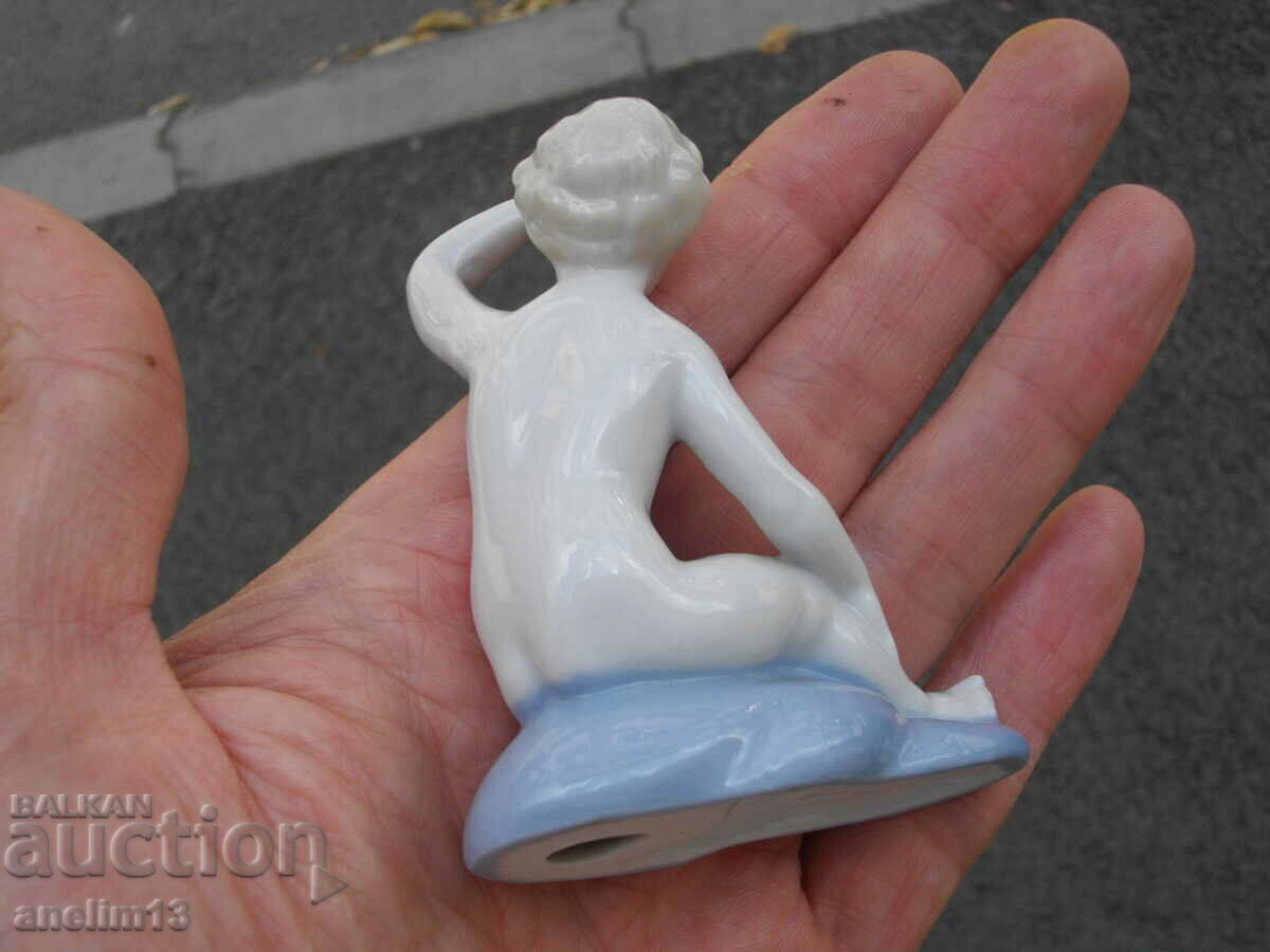 Delivery of OLD PORCELAIN MARKED Delivery of OLD PORCELAIN MARKED