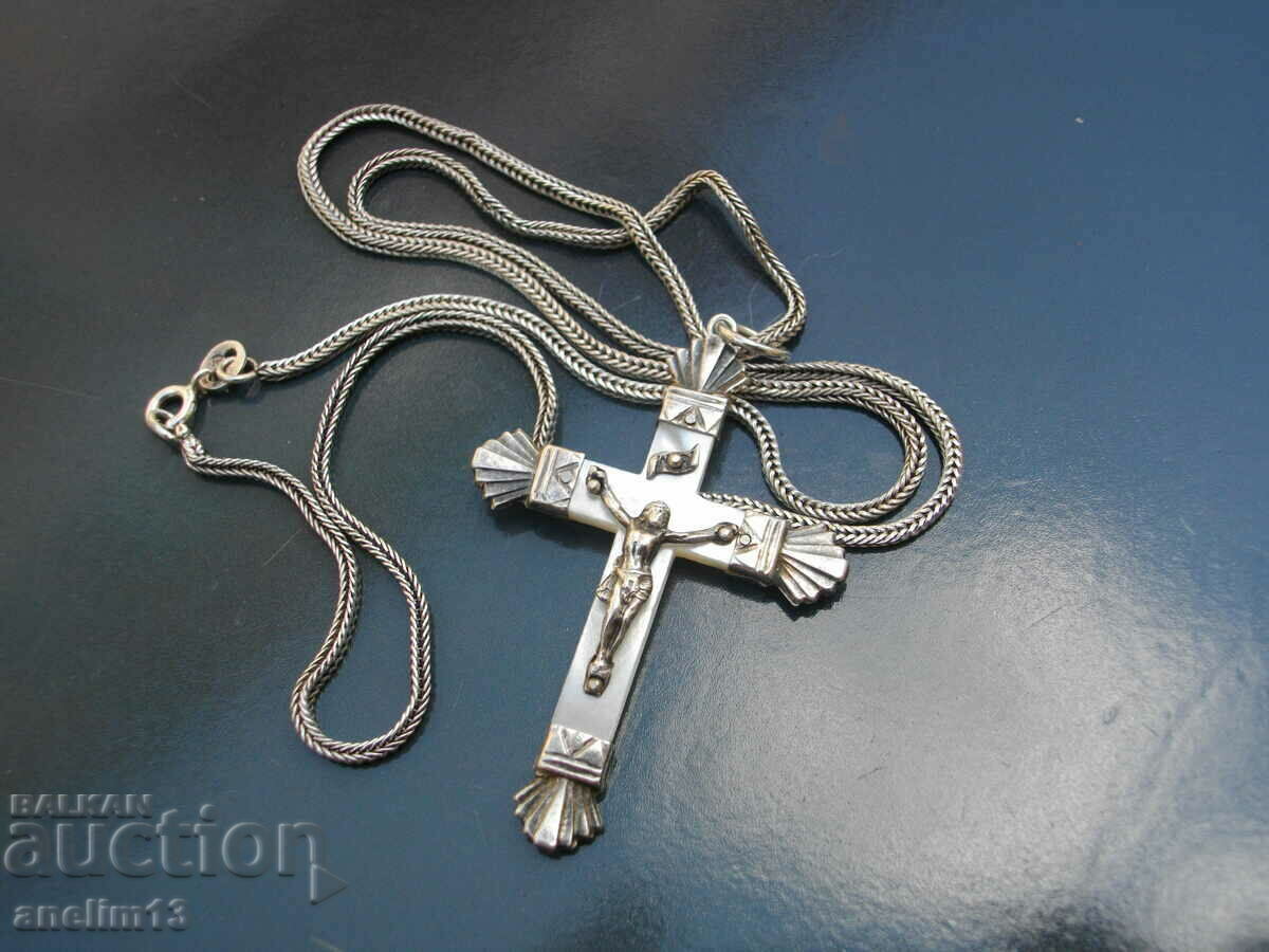 OLD MOTHER OF MOTHER AND SILVER CROSS WITH SILVER CHAIN
