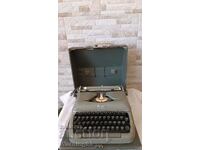 Стара пишеща машина Erika 10 - Made in Germany - 1955 година