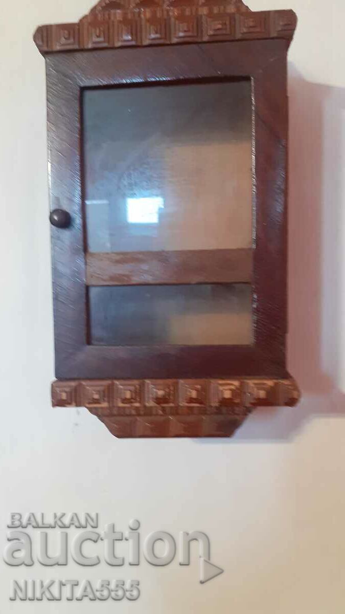 An old wooden watch case with price 50.00 BGN | € 25.56 An old wooden watch case with price 50.00 BGN | € 25.56