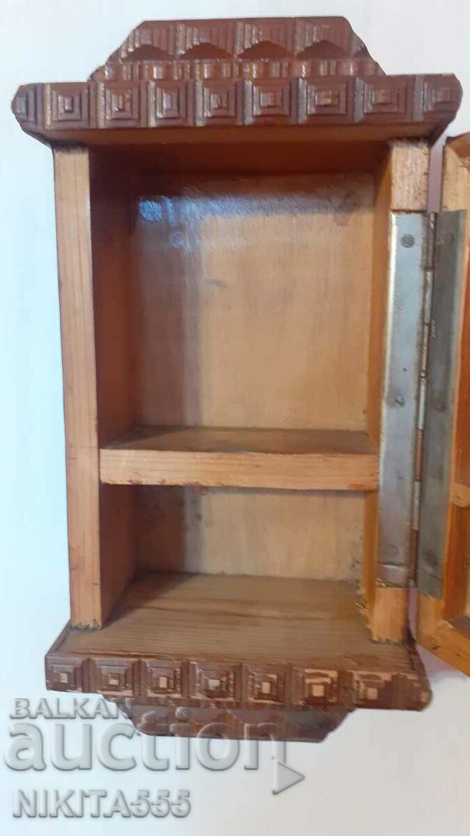 Delivery of An old wooden watch case Delivery of An old wooden watch case