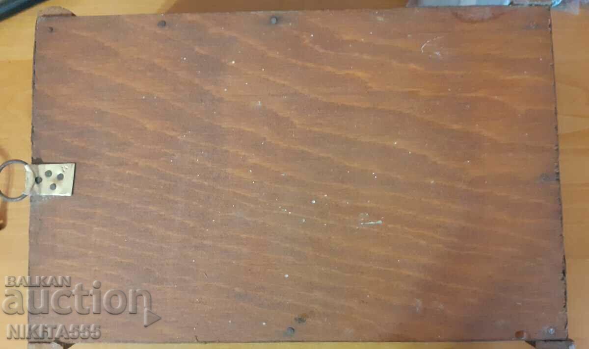 An old wooden watch case - 7 An old wooden watch case - 7