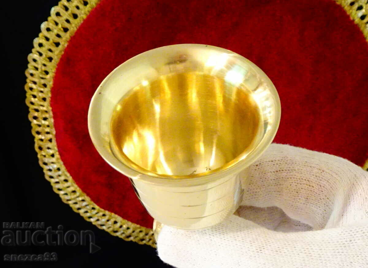 Massive bronze cup on a stand with price 29.00 BGN | € 14.83 Massive bronze cup on a stand with price 29.00 BGN | € 14.83