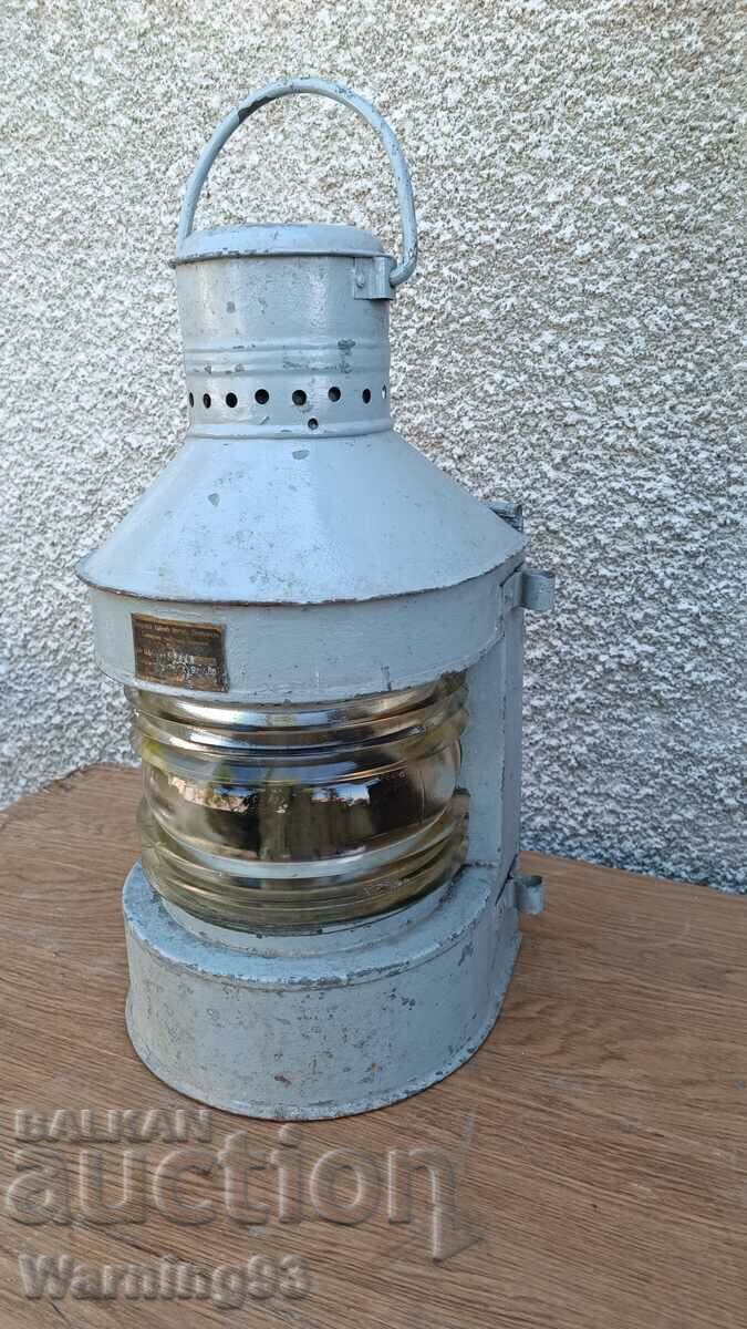 Доставка на Голям стар нафтов корабен фенер - Made in Poland- 1960 год.