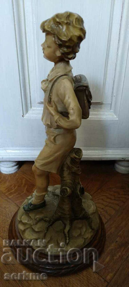 Polyresin figure. with price 20.00 BGN | € 10.23 Polyresin figure. with price 20.00 BGN | € 10.23