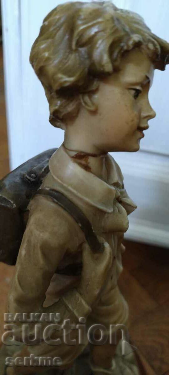 Polyresin figure. - 6 Polyresin figure. - 6