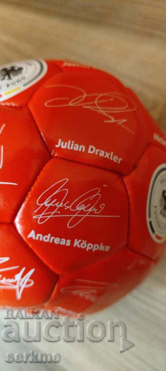 Autograph ball - 5 Autograph ball - 5