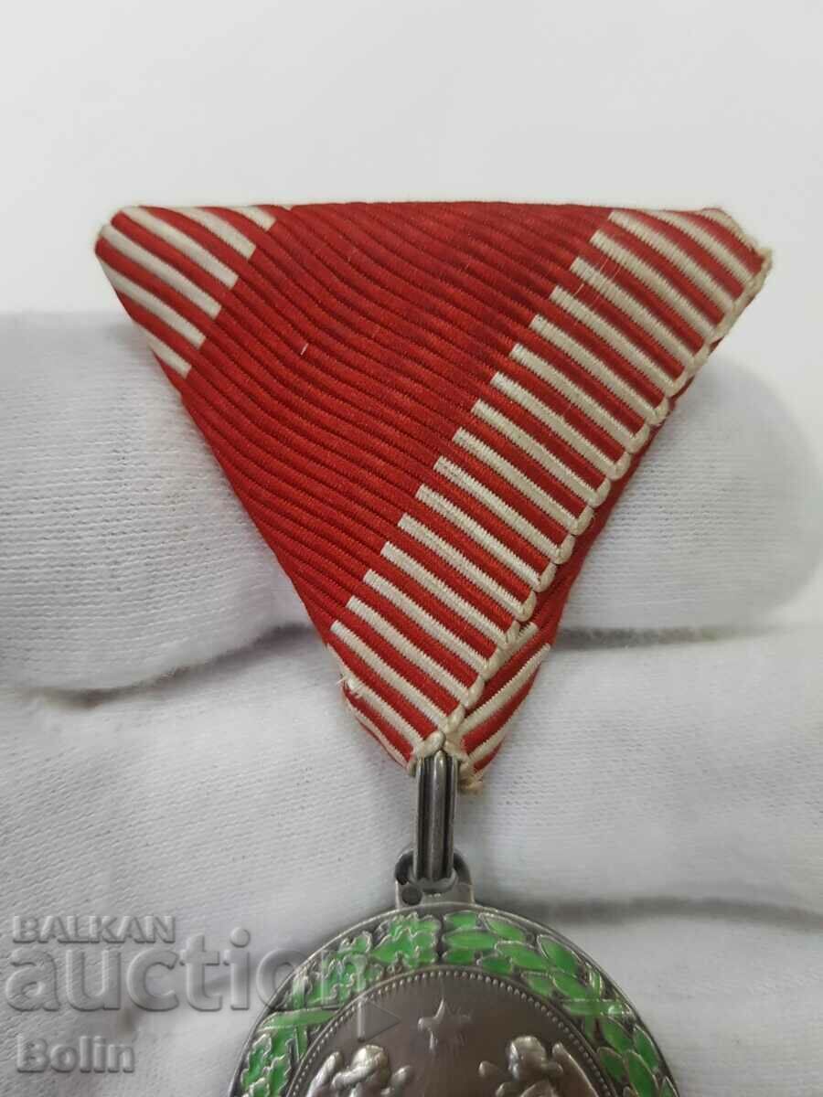 Аукцион Рядък австрийски сребърен медал знак Червен кръст 1864-1914 Аукцион Рядък австрийски сребърен медал знак Червен кръст 1864-1914