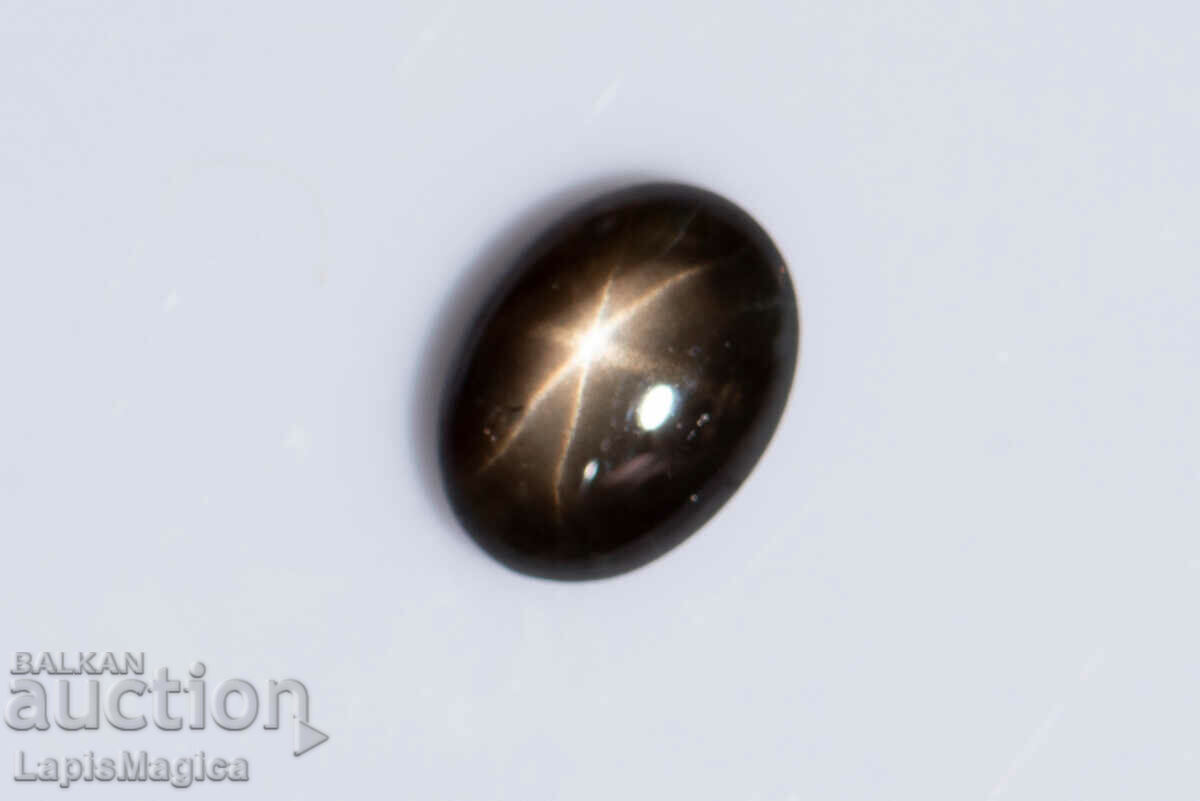 Black Star Sapphire 0,94ct Caboșon oval cu 6 raze