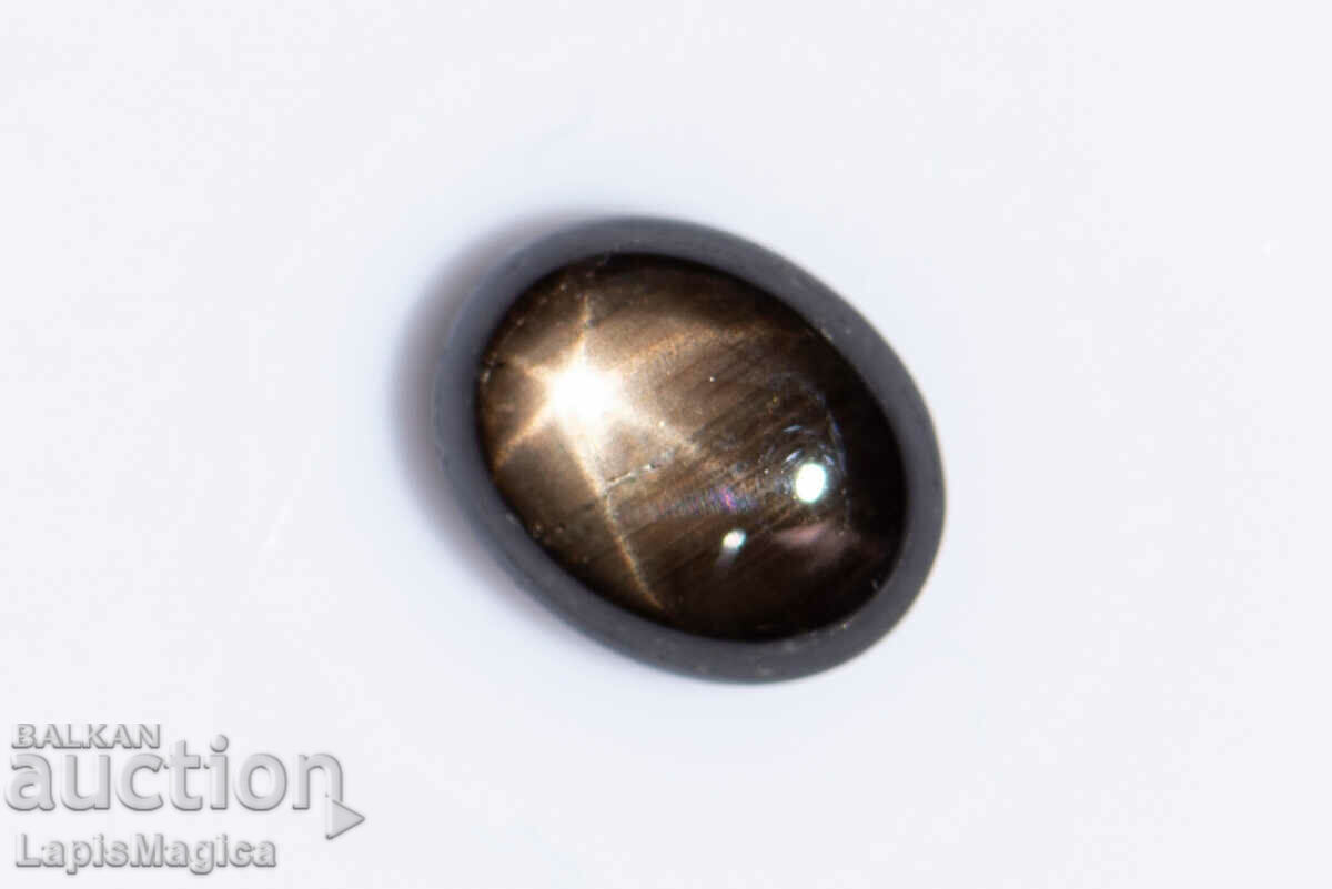 Черен звезден сапфир 1.32ct 6-лъчева звезда овален кабошон