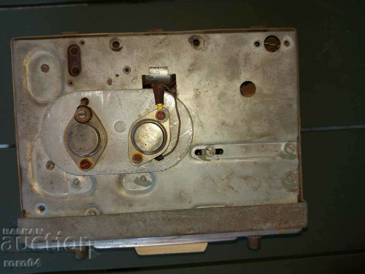 RADIO - AUTO - BERLIN - BERLIN with price 78.30 BGN | € 40.03