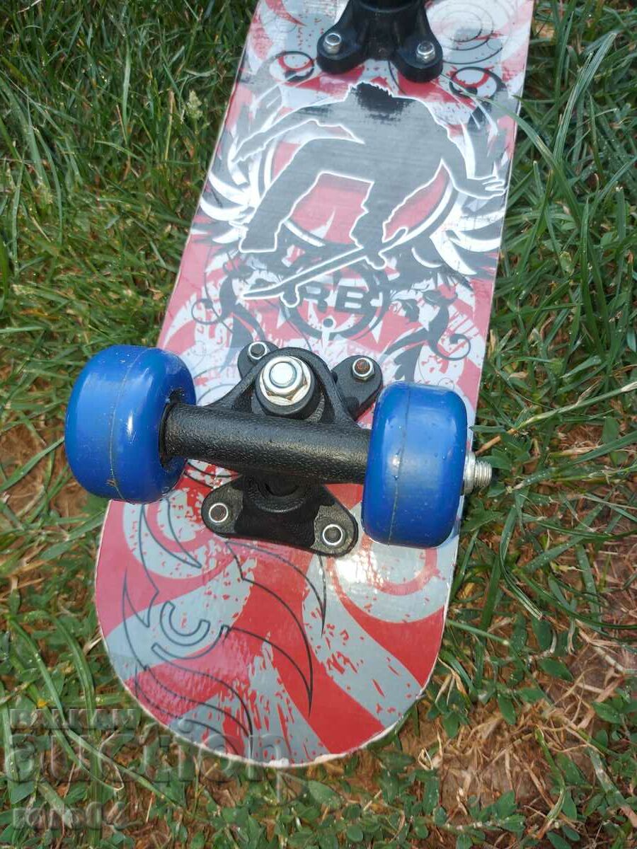 Auction SKATEBOARD - RB - MINION Auction SKATEBOARD - RB - MINION