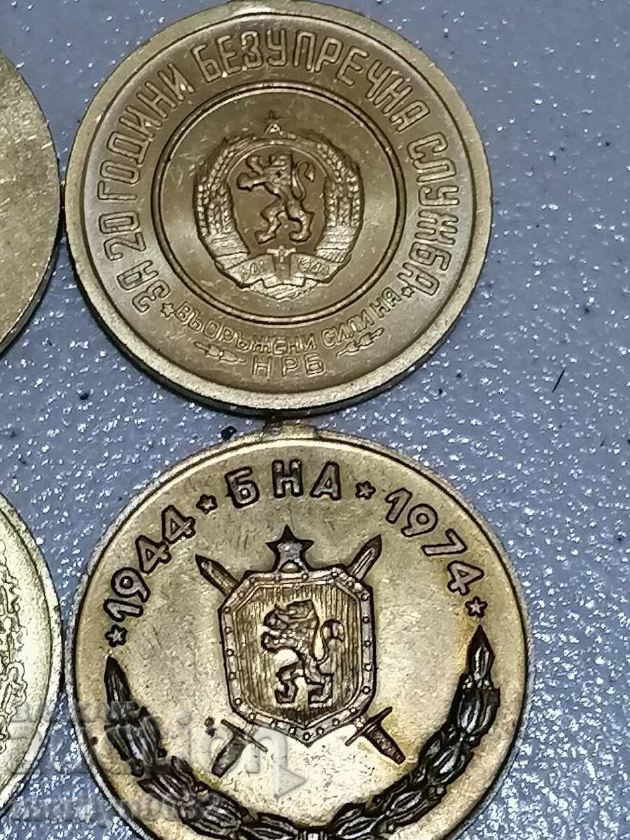 Delivery of Medal 6 pieces of social army medals