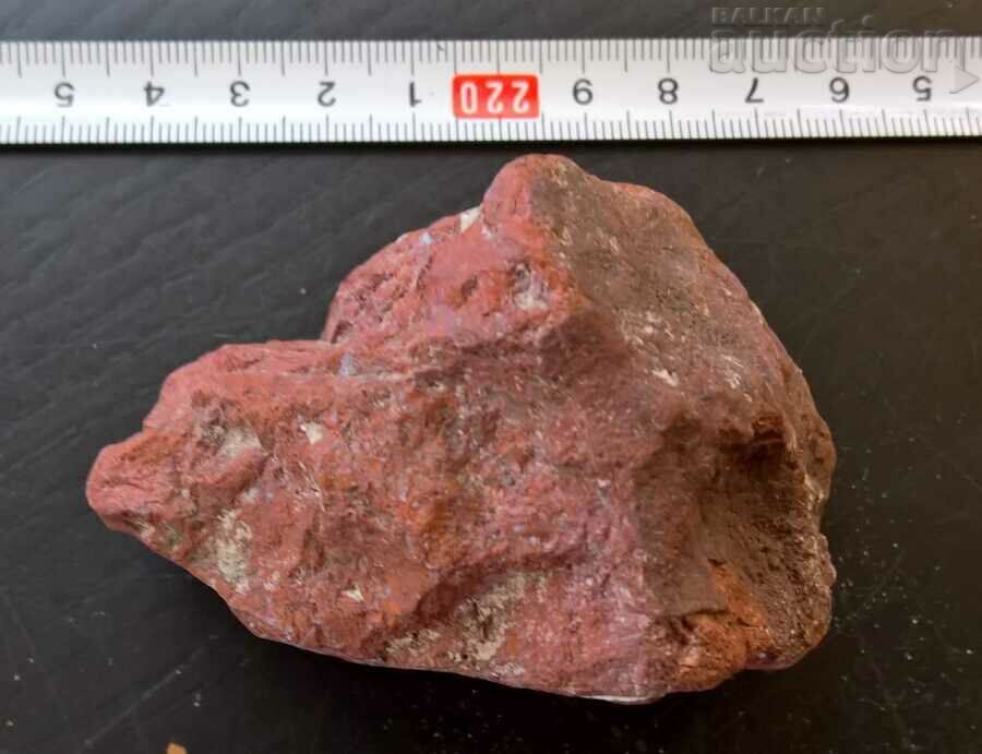 Specimen natural de mineral jasp roșu