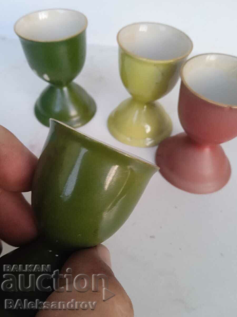 Δημοπρασία Πολλά παλιά πορσελάνινα κύπελλα αυγών Δημοπρασία Πολλά παλιά πορσελάνινα κύπελλα αυγών